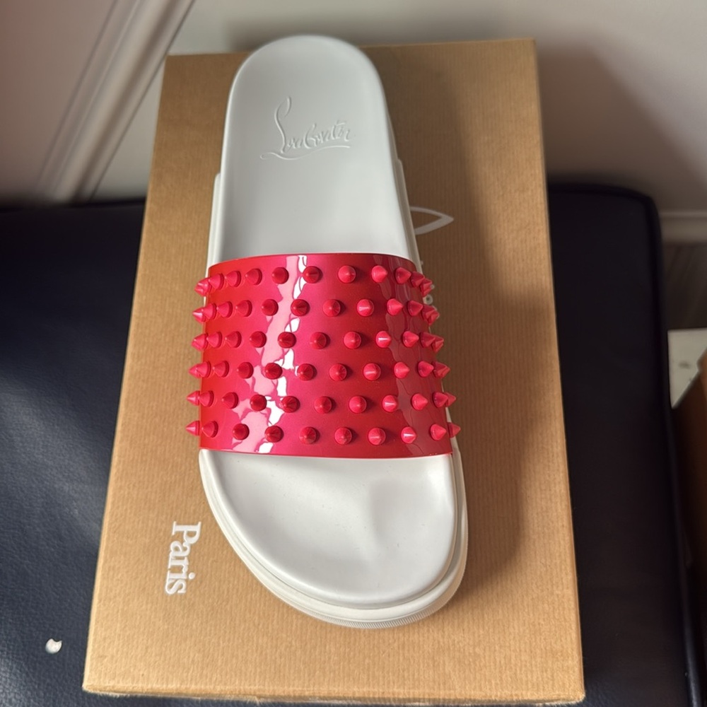 POOL SLIDES LOUBOUTIN SIZE 41.5